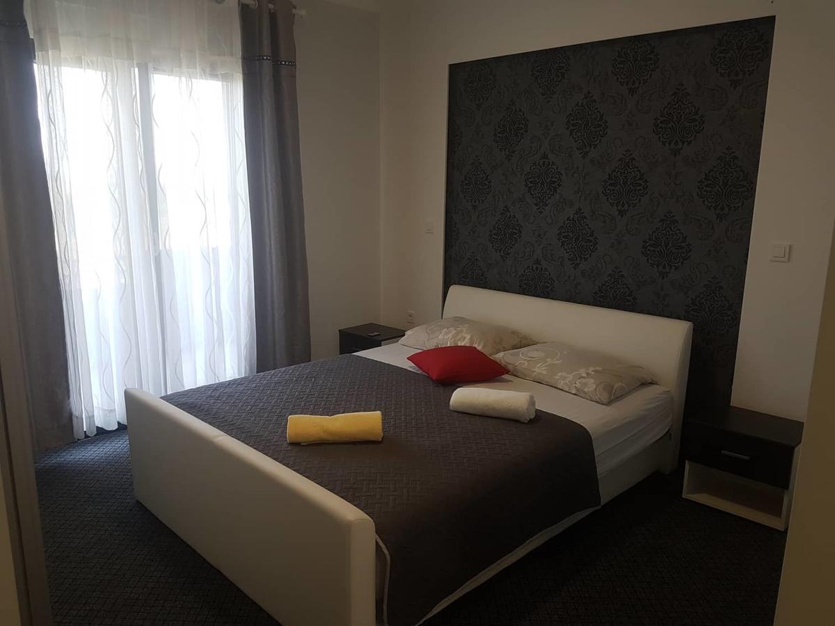 Diamond Hotel นิน ภายนอก รูปภาพ