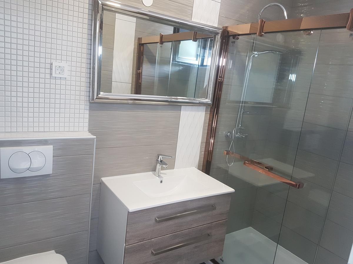 Diamond Hotel นิน ภายนอก รูปภาพ