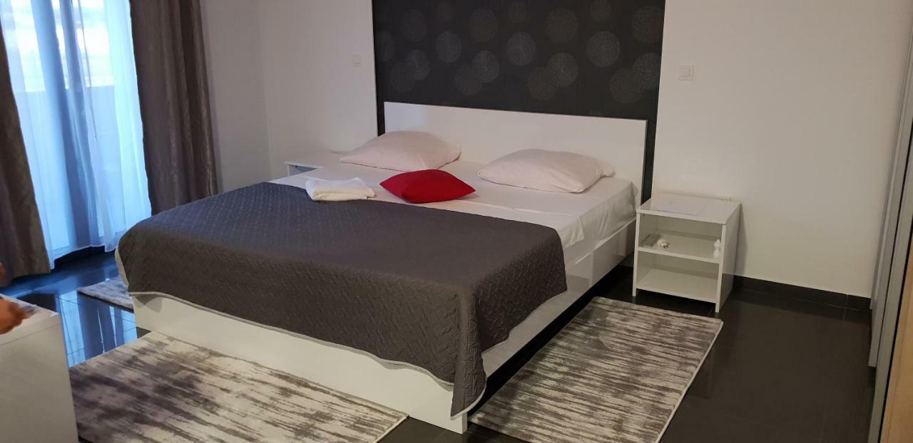 Diamond Hotel นิน ภายนอก รูปภาพ