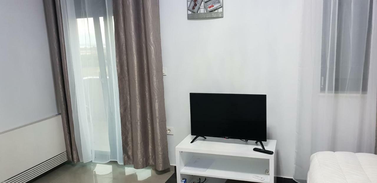 Diamond Hotel นิน ภายนอก รูปภาพ
