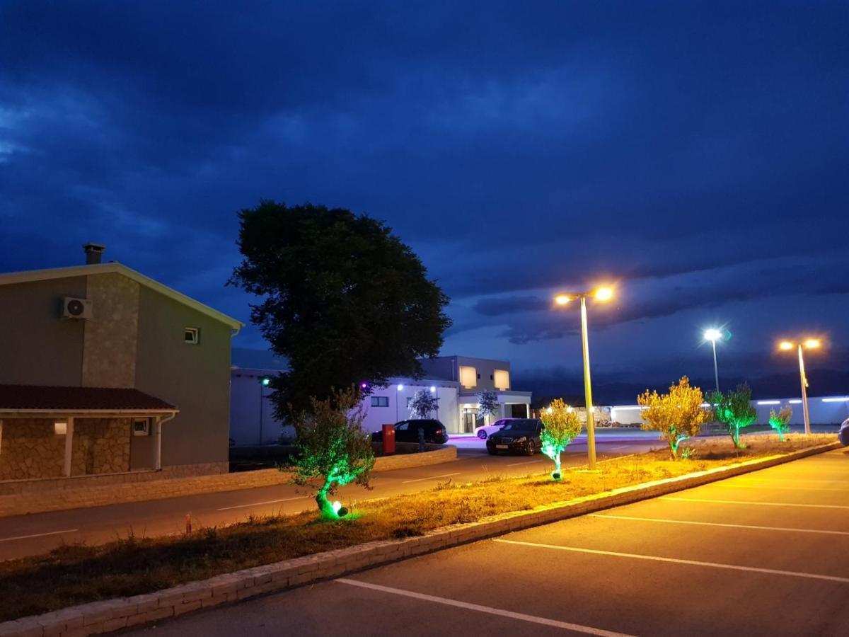 Diamond Hotel นิน ภายนอก รูปภาพ