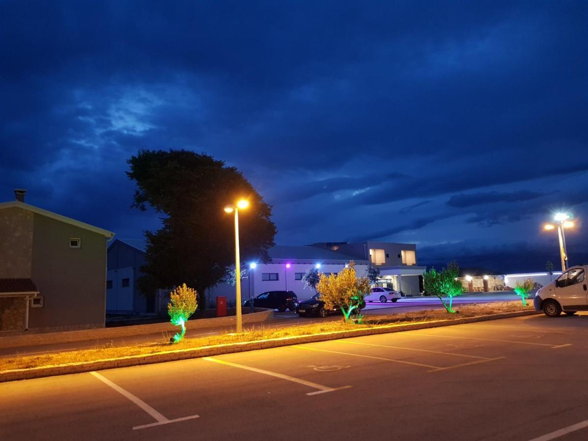 Diamond Hotel นิน ภายนอก รูปภาพ