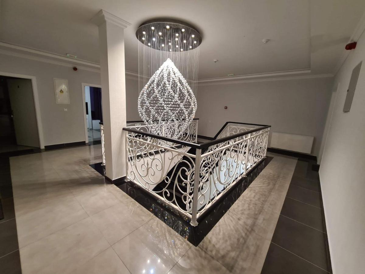 Diamond Hotel นิน ภายนอก รูปภาพ