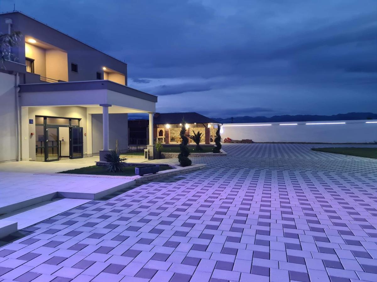 Diamond Hotel นิน ภายนอก รูปภาพ
